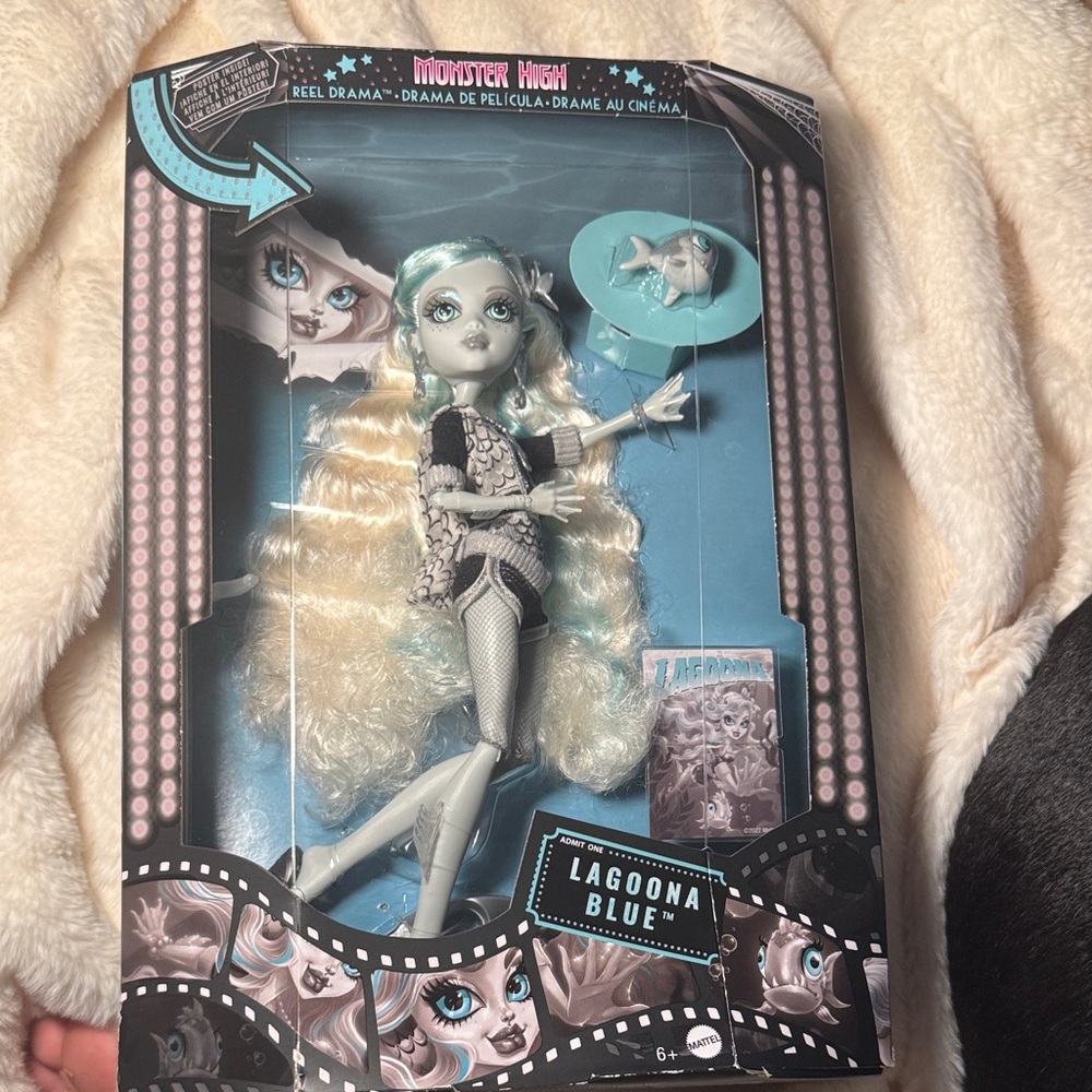 Monster High Reel Drama Lagoona Blue Doll with Blonde and Blue Hair